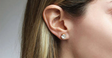 How Stud Earrings Add Elegance to Everyday Outfits