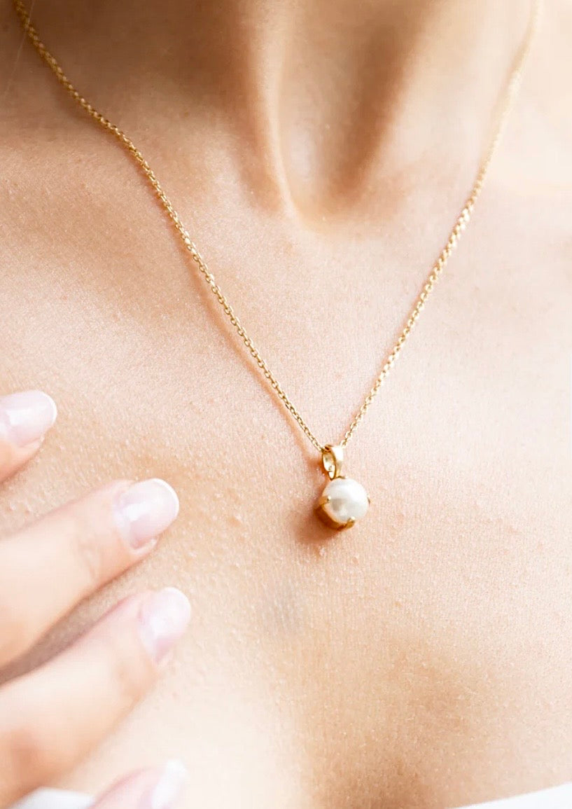 Classic Petite Stud Necklace Pearl