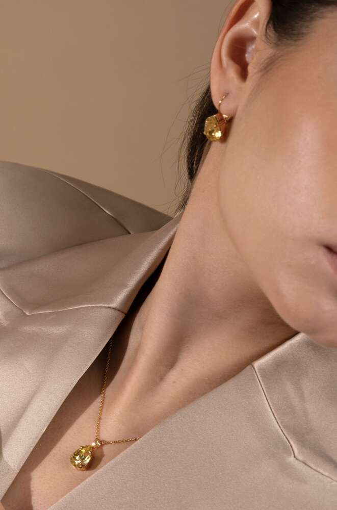 Mini Drop Clasp Earrings Dark Jonquil