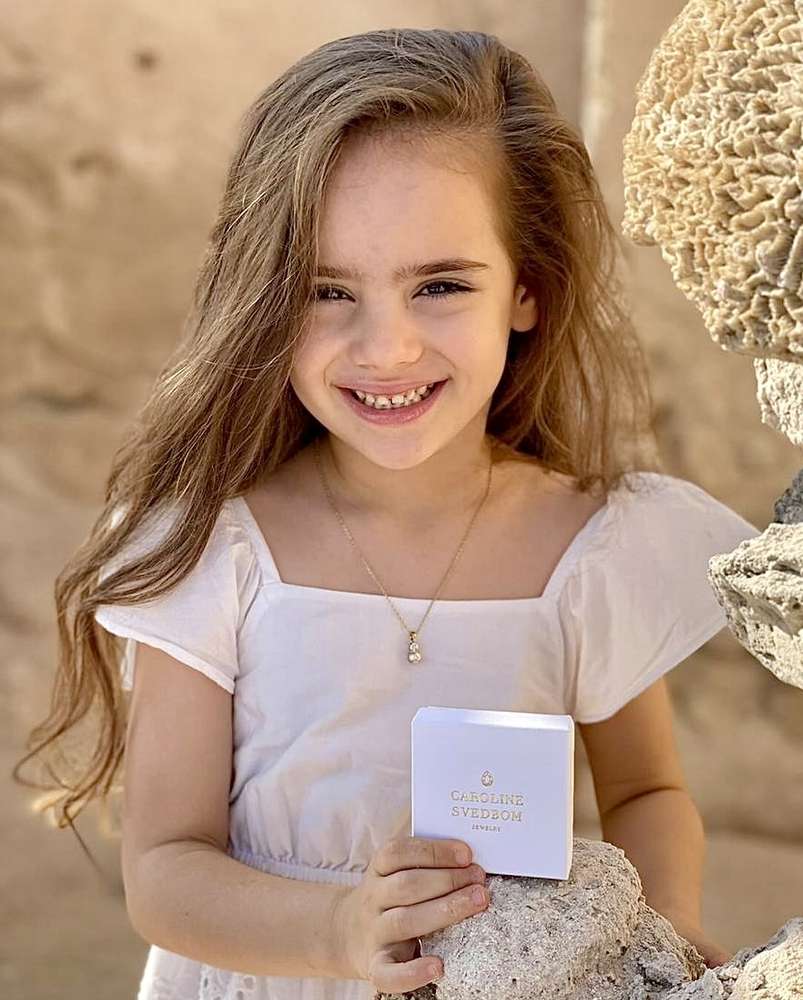 Girls Love Pearl Necklace